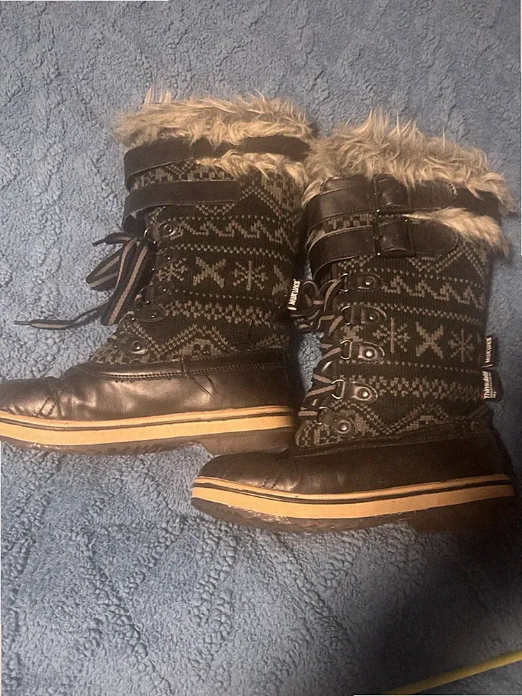 Mukluks Thinsulate 200g Leather & Knit Syn.Fur Mid Calf Ladies Boots Size 7 Used